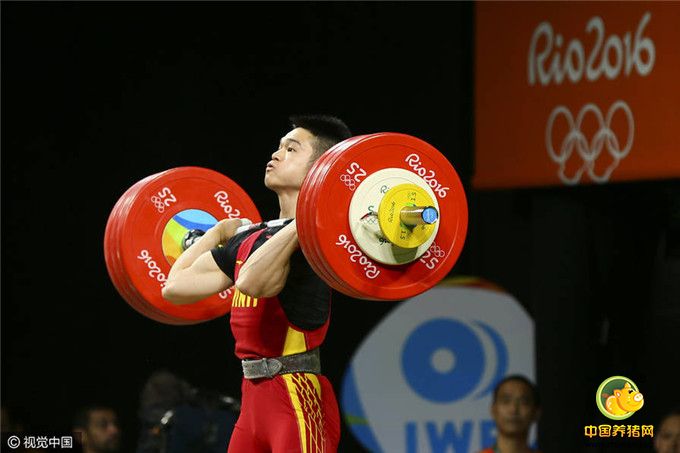 在确保夺金的情况下，石智勇选择冲击世界纪录选择198KG，遗憾没有举起。