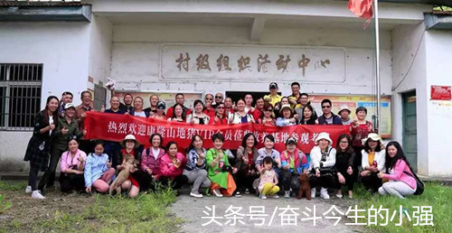 经过四五年猪肉销售上的沉淀，凭其“放下刀我是公主，拿起刀我是屠妇”的美丽宣言，田家姐妹在怀化当地还是远近闻名的网红“美女屠夫”。