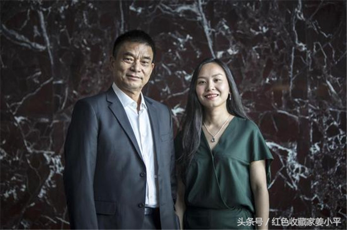 和很多曾留学欧美的民营企业的第二代一样，刘畅也在父母的安排下赴美，就读于一所教会学校——这也是父亲在经叔平的建议下做的安排。回国后，去外交学院读文秘专业。大学毕业后，父亲希望她多历练历练，在父亲的安排下进入广告公司上班，后进入新希望乳业控股有限公司。 