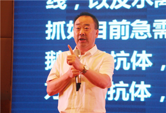 在十八般武艺的精彩表演间,处处充满着热闹和暖心气氛,欢声笑语,载歌载舞,觥筹交错间现场抽大奖活动振奋人心,“利剑行动 赶泻有她——胃腹流康(华中地区)新产品上市发布会”圆满落幕!