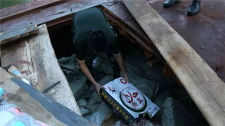 400多吨!800万!广西海警查获两起海上冻品走私案!