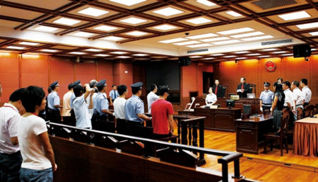 广西南宁三位摊贩因销售“硼砂猪肉”受审