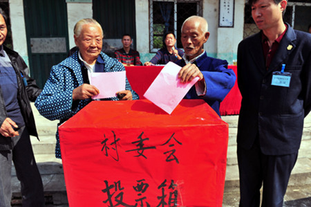 猪场拆迁玩出了新玩法 由村民投票决定拆不拆！