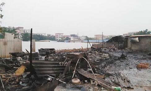 火势直冲二三十米高空！突发火灾后的猪场竟成了这样……