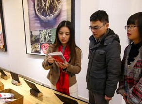 85后美女甘心做一个吃苦的养猪人，原因竟然是......