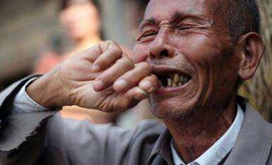 行情不见好，猪价下跌，这场战役中谁会先死？