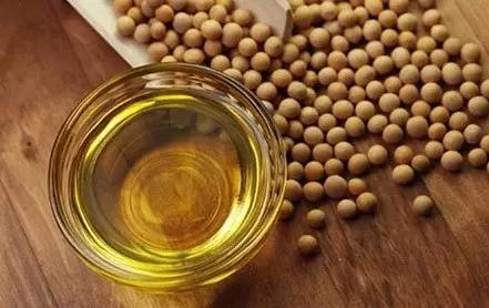 双重“泰山压顶”影响下，进口大豆被迫“低头”