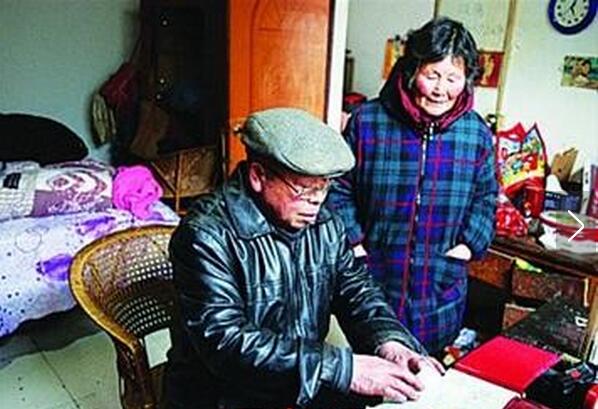 退休教师养猪十五年，为儿子还清五十万债务！