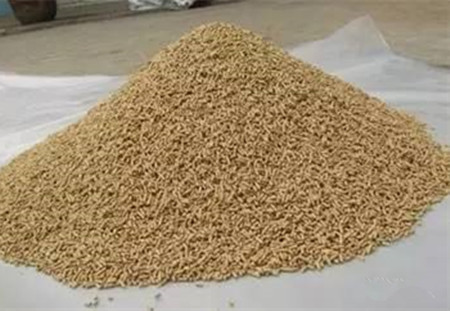 母猪是用粉料还是颗粒料，哪个性价比高？你怎么看？