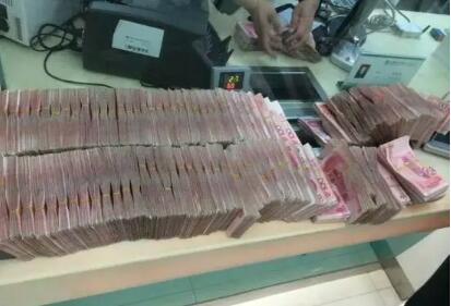 养猪人，往前一步是百万富豪，退后一步是倾家荡产