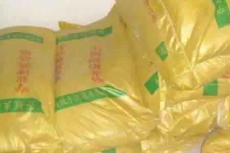 预混料、浓缩料、全价料，哪个更适合你的猪场？