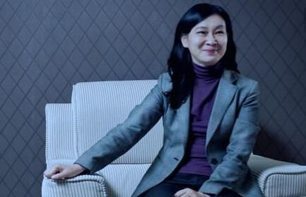 新希望80后美女董事长和陈春花北大“开撕”