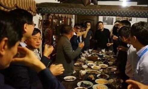 乌镇饭局请来了互联网半壁江山 聊得却是丁磊家的猪
