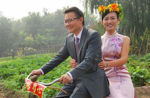 清华美女博士后养猪年赚1000万！却坐自行车出嫁