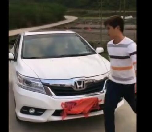 爆笑广西老表：这辈子是不可能养猪的了 