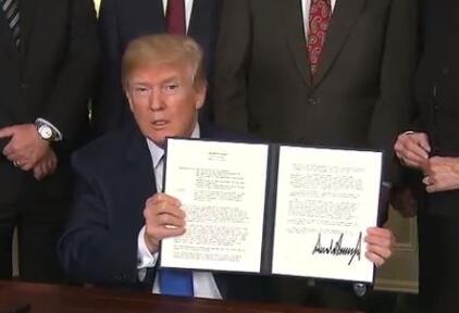 美媒：从养猪户到豆农 对华贸易战惹怒美国农民