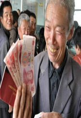 2018年，国家对养猪户出手了，养猪也有补贴了，不领就吃亏了！