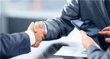 饲料商讨要欠款，竟被养猪户反诉赔偿！原因居然是……