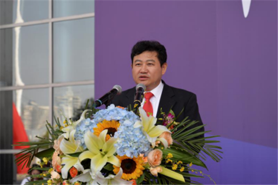 武汉中博生物股份有限公司（以下简称“中博生物”）高管团队会同中博优秀合作伙伴代表以及众多知名行业媒体，共同见证了这一荣耀时刻。