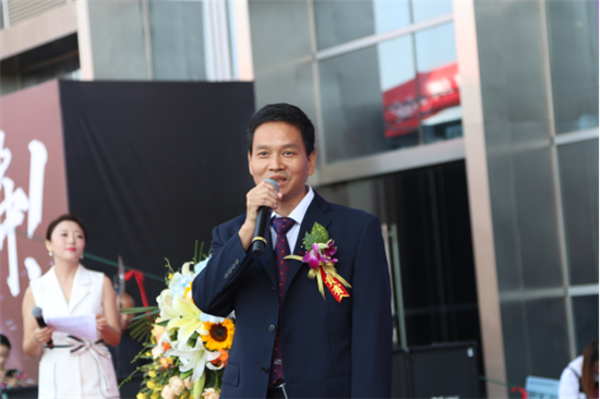 武汉中博生物股份有限公司（以下简称“中博生物”）高管团队会同中博优秀合作伙伴代表以及众多知名行业媒体，共同见证了这一荣耀时刻。