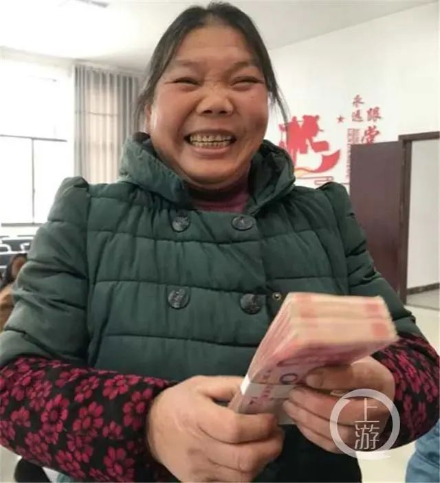 一人+一策，大山的养猪贫困户笑了！