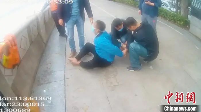 广州警方抓捕现场。广州警方 供图 摄