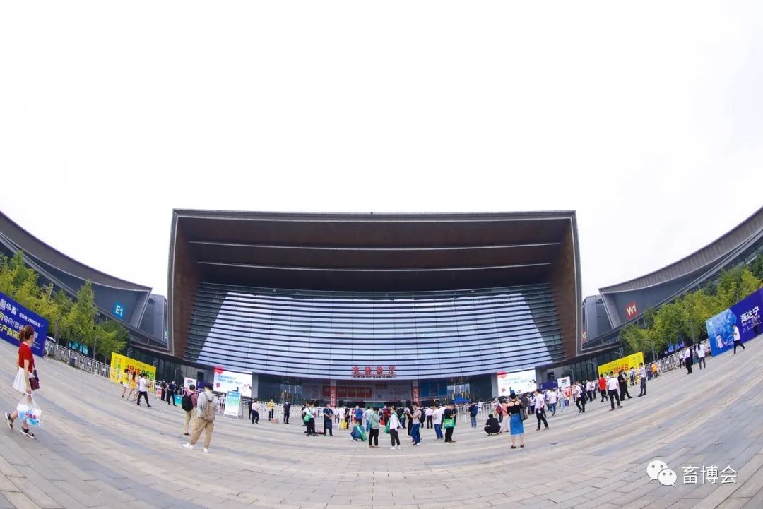 打造有行业风向标作用的畜牧业展会——专访中国畜牧业协会秘书长何新天